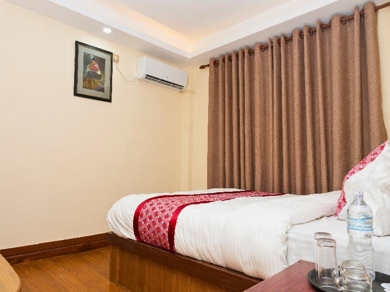 Rightway Hotel & Restaurant image