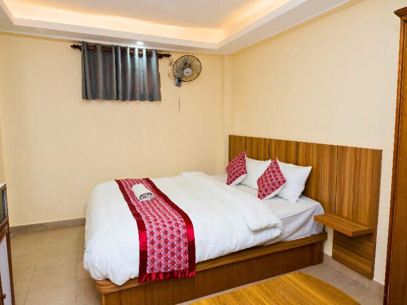 Rightway Hotel & Restaurant image