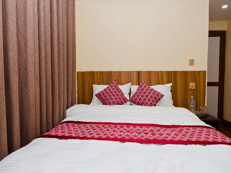 Rightway Hotel & Restaurant image