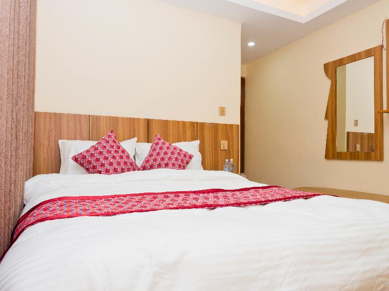Rightway Hotel & Restaurant image