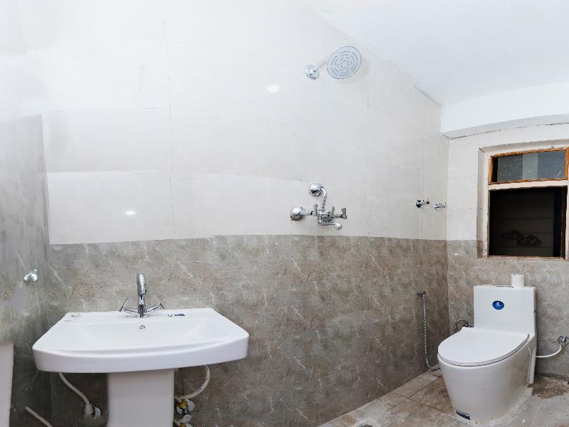 Rightway Hotel & Restaurant image