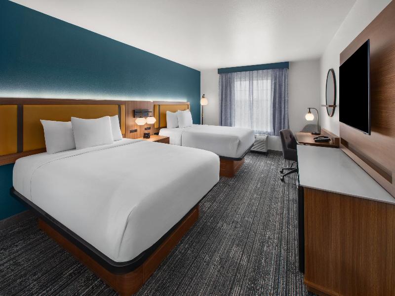 La Quinta Inn & Suites By Wyndham Minot image