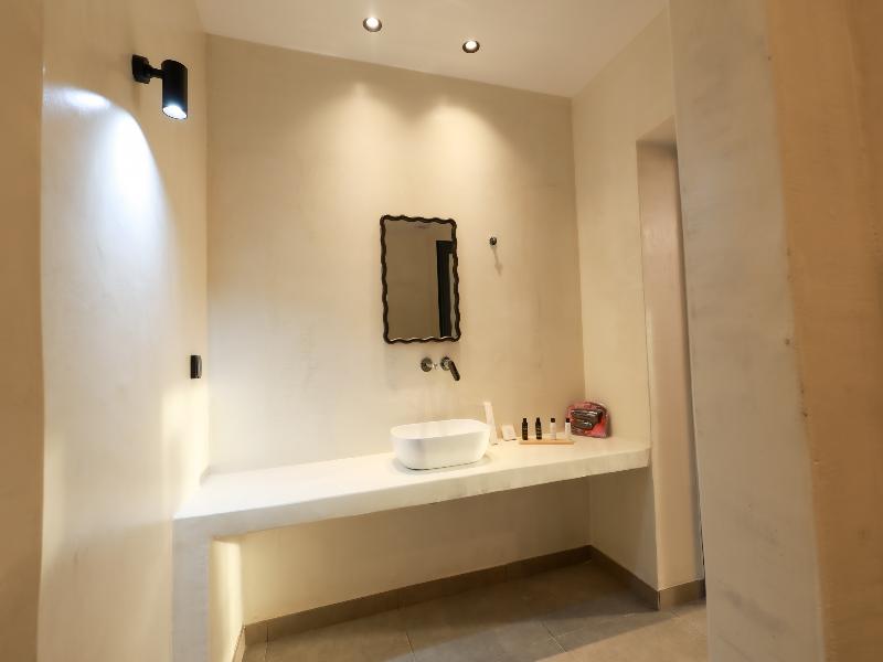 Gold Diamond Luxury Suites gallery photo 8