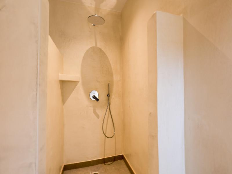 Gold Diamond Luxury Suites gallery photo 9