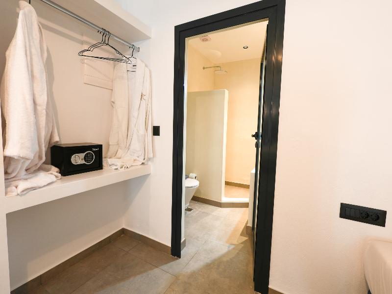 Gold Diamond Luxury Suites gallery photo 14