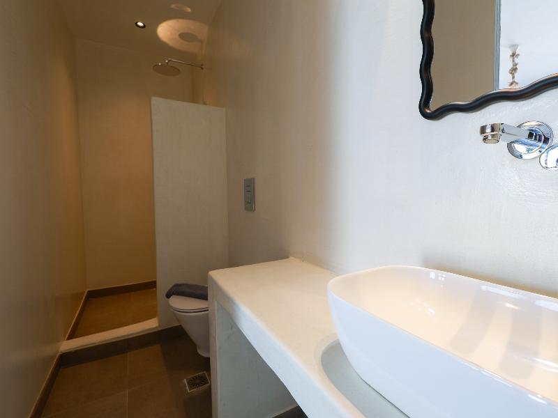 Gold Diamond Luxury Suites gallery photo 22