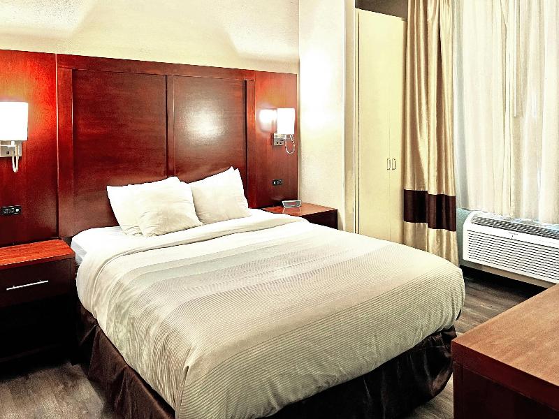 Quality Inn & Suites Green Bay - Ashwaubenon image