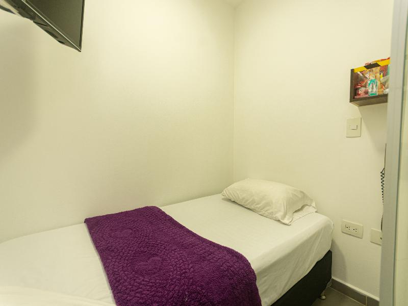 Hotel Zona Express San Diego image
