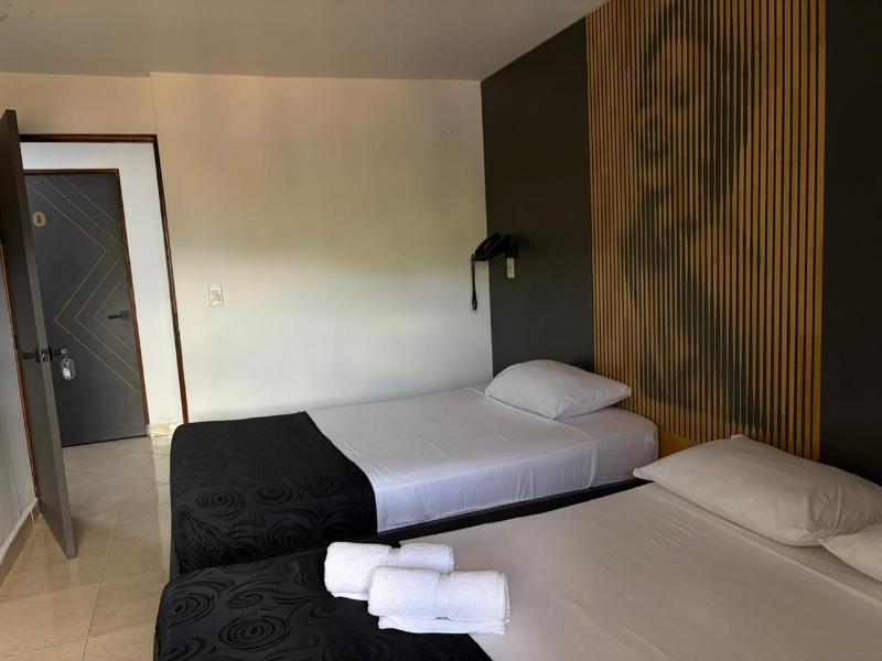 Hotel Kalifornia image