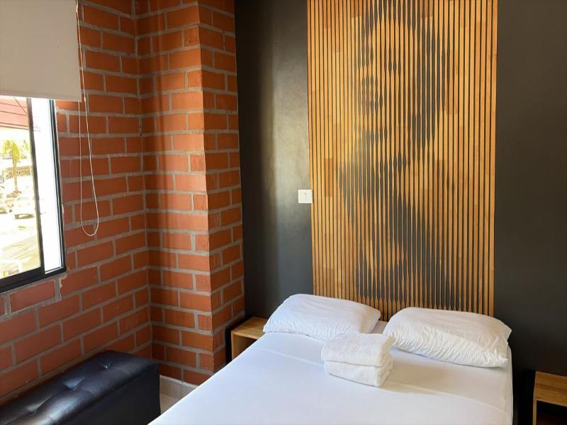 Hotel Kalifornia image