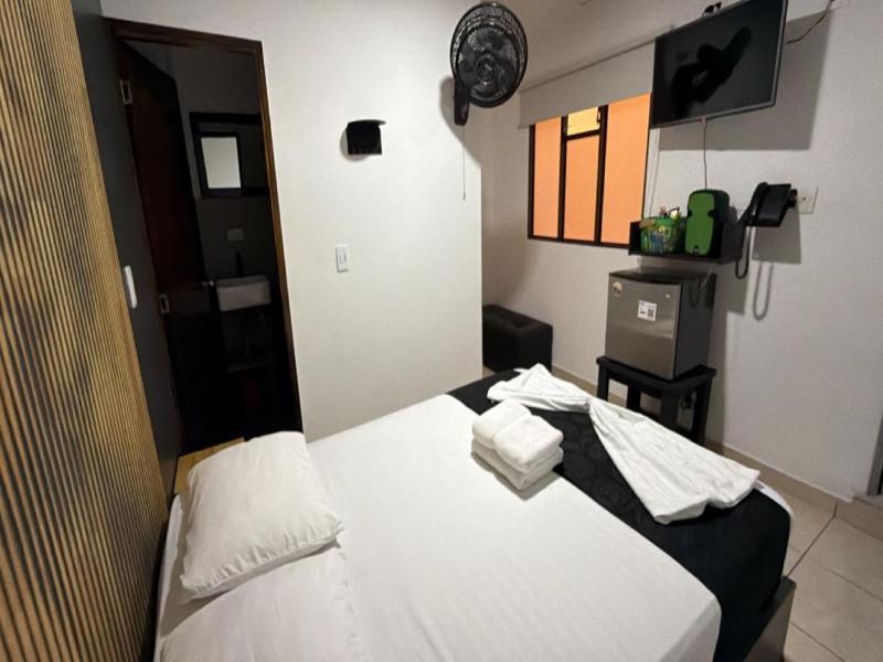 Hotel Kalifornia image