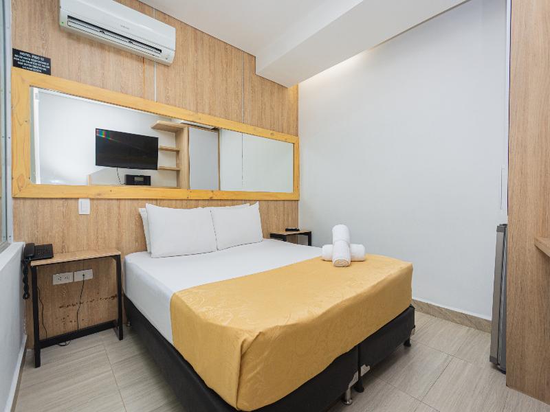 Hotel Piso 12 image