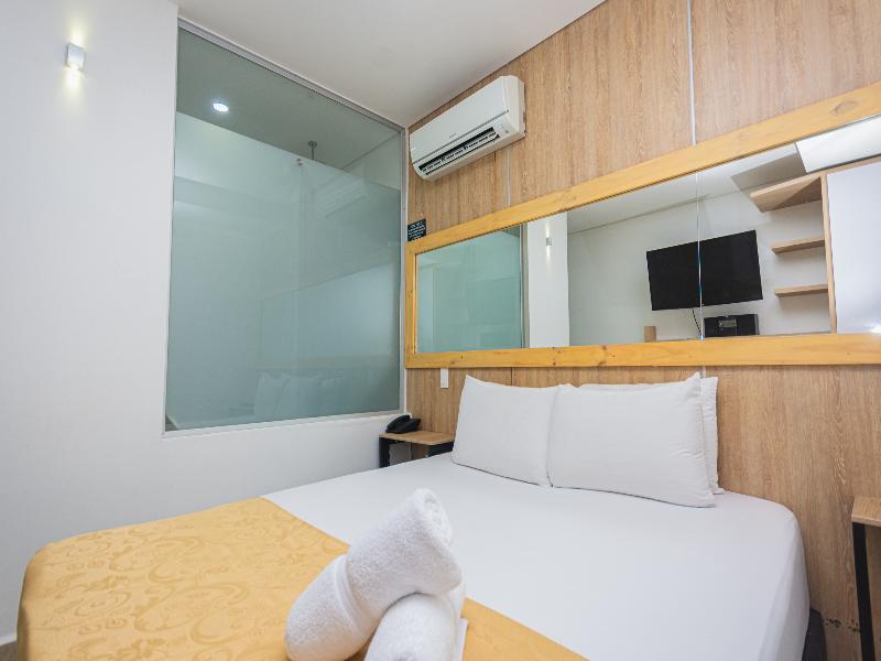 Hotel Piso 12 image