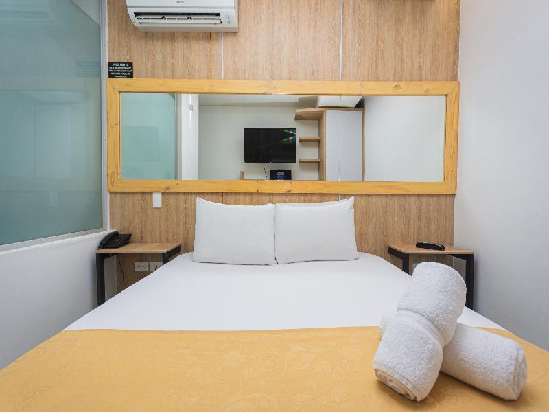 Hotel Piso 12 image