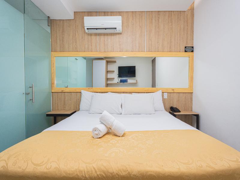 Hotel Piso 12 image
