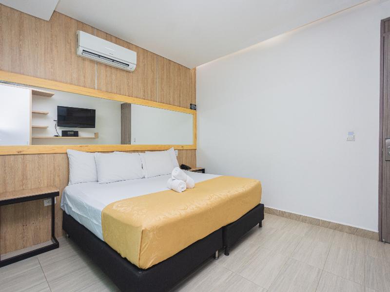 Hotel Piso 12 image