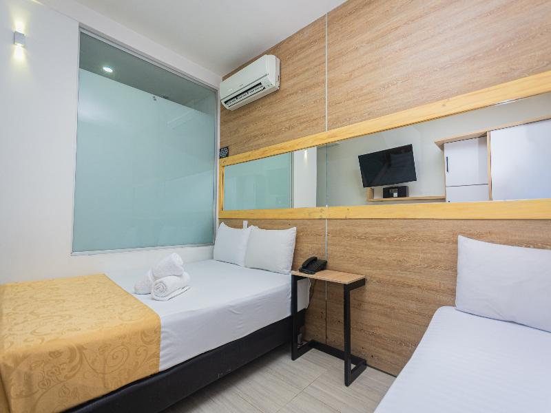Hotel Piso 12 image