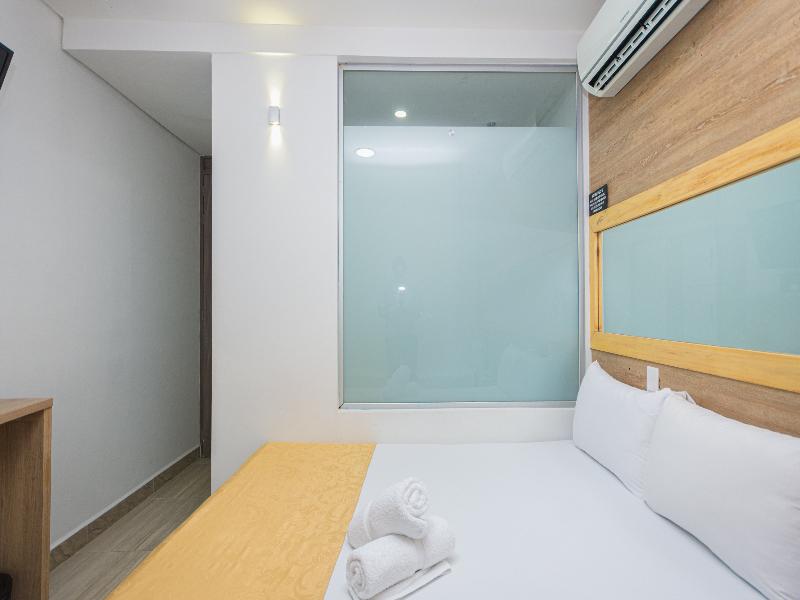 Hotel Piso 12 image