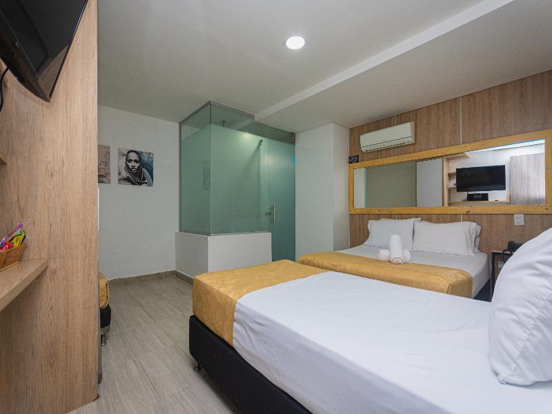 Hotel Piso 12 image
