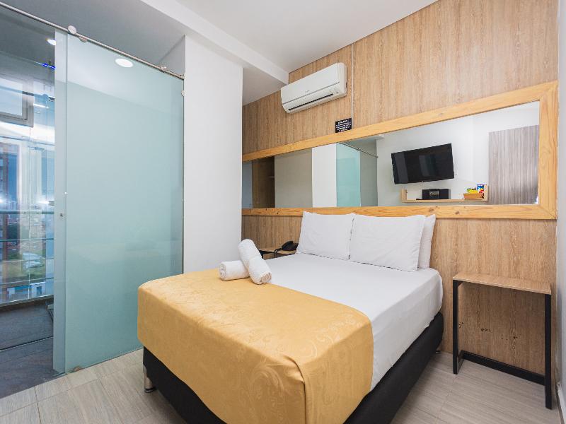 Hotel Piso 12 image