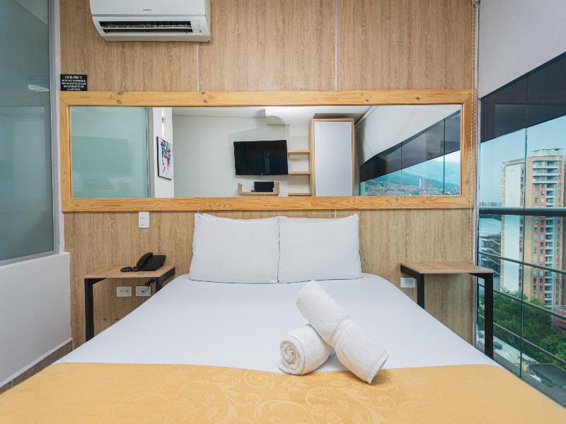 Hotel Piso 12 image