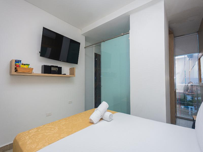 Hotel Piso 12 image