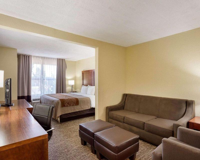 Quality Inn Olive Branch - Memphis South image