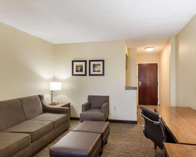 Quality Inn Olive Branch - Memphis South image