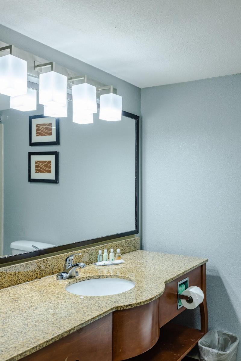 Quality Inn Olive Branch - Memphis South image