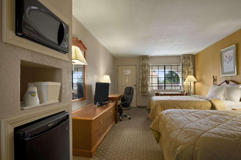 Days Inn by Wyndham Southaven MS image
