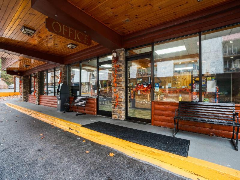 Quality Inn Creekside - Downtown Gatlinburg image