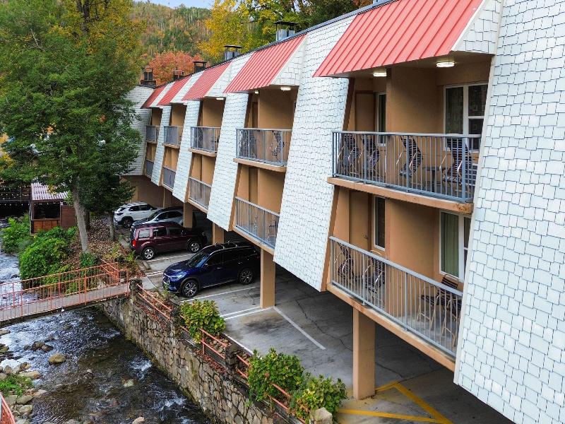 Quality Inn Creekside - Downtown Gatlinburg image