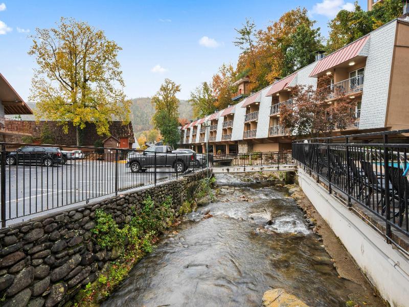 Quality Inn Creekside - Downtown Gatlinburg image