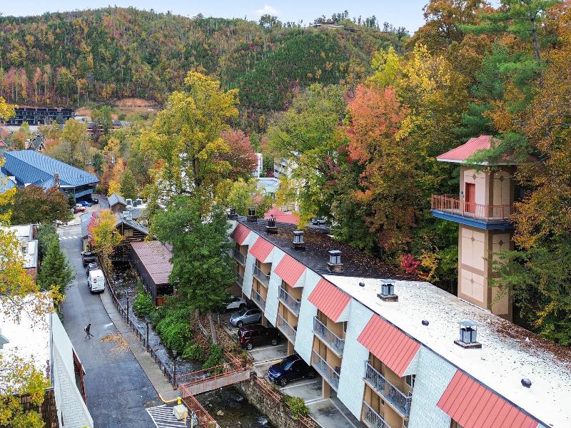 Quality Inn Creekside - Downtown Gatlinburg image