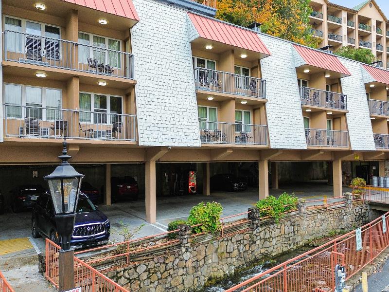 Quality Inn Creekside - Downtown Gatlinburg image