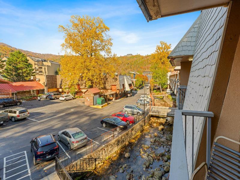 Quality Inn Creekside - Downtown Gatlinburg image
