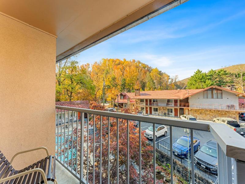 Quality Inn Creekside - Downtown Gatlinburg image