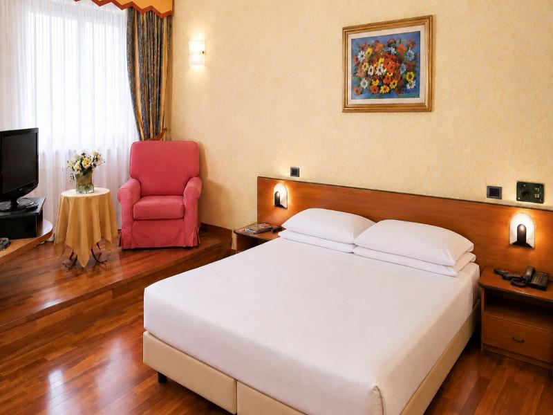 Phi Hotel Pianfei image
