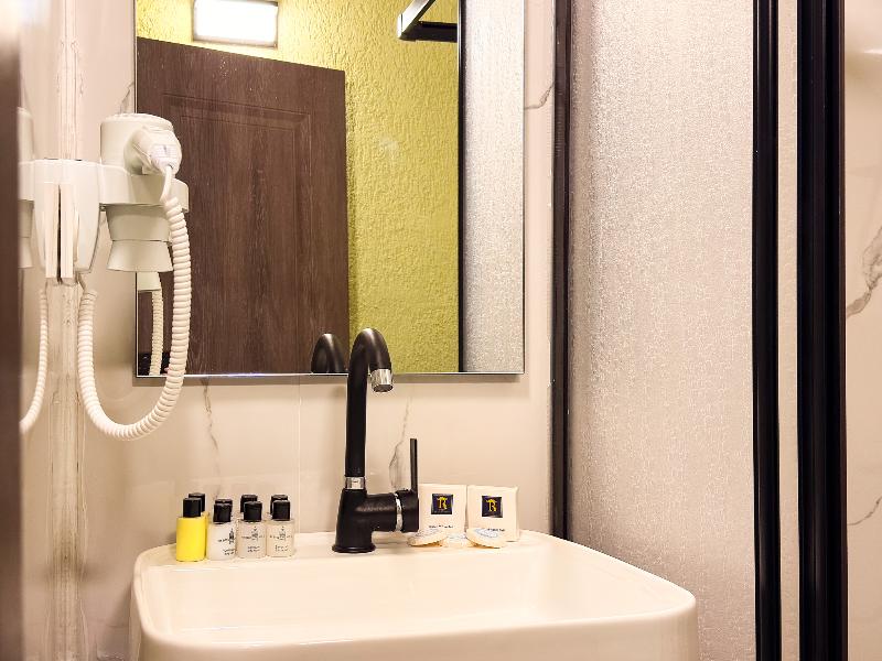 Mays By Rich Hotel image