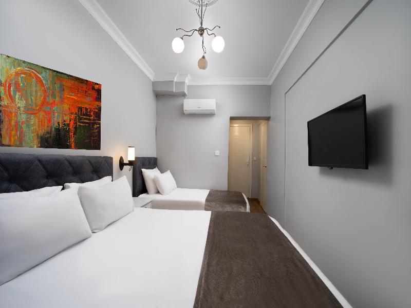 Galley Port Rooms image