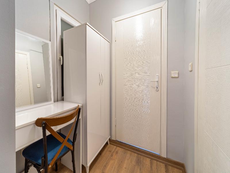 Galley Port Rooms image