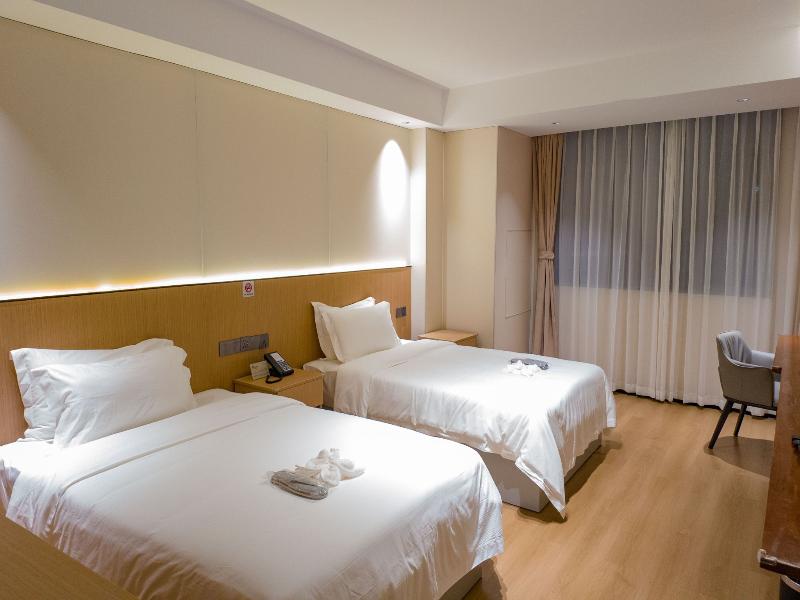 Ebony Hotel image