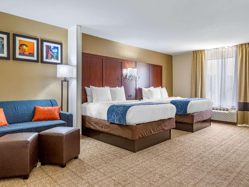 Comfort Suites Savannah Gateway I-95 image