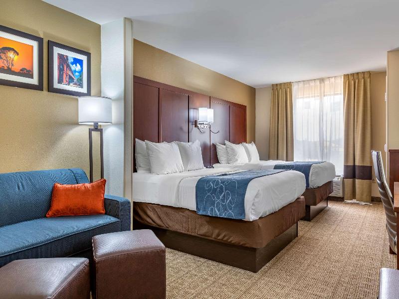 Comfort Suites Savannah Gateway I-95 image