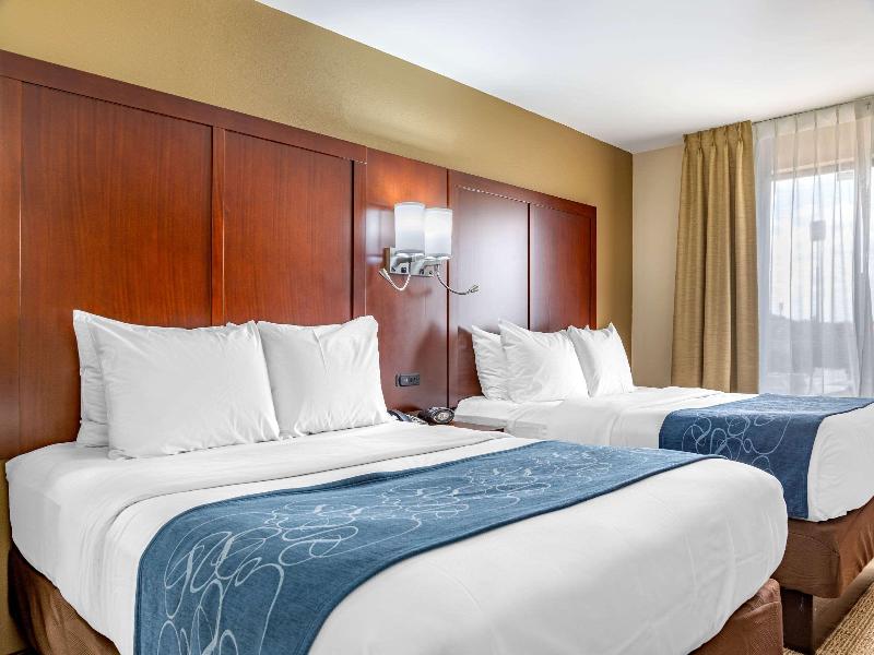 Comfort Suites Savannah Gateway I-95 image