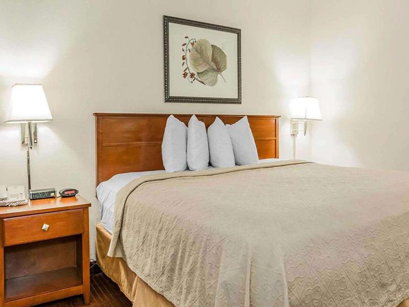 Baymont by Wyndham Indianapolis East image