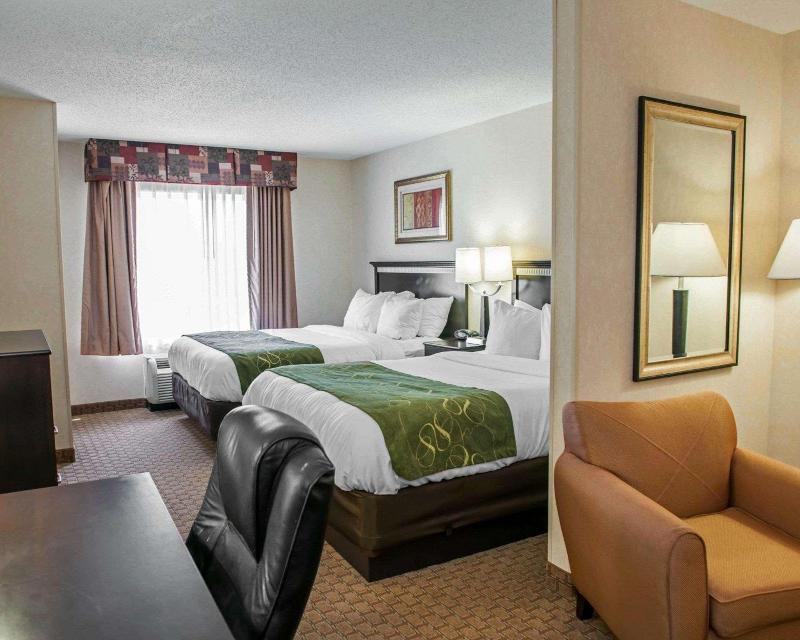 Comfort Suites Southport Suburbs