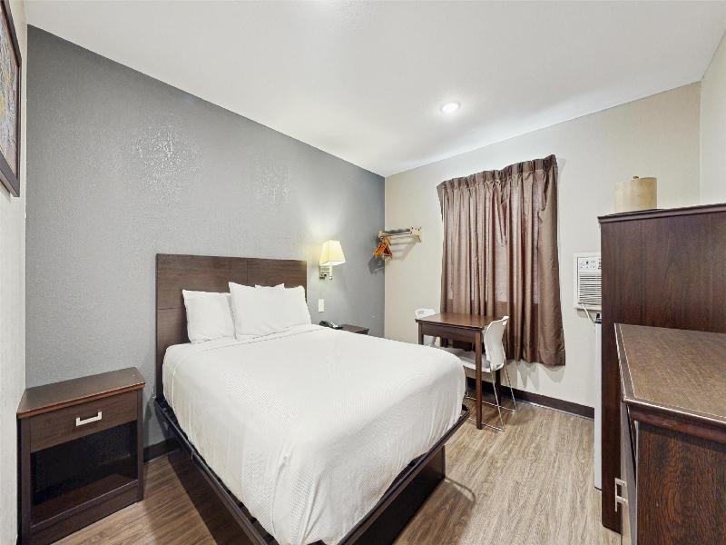 Red Lion Inn & Suites Olathe Kansas City image