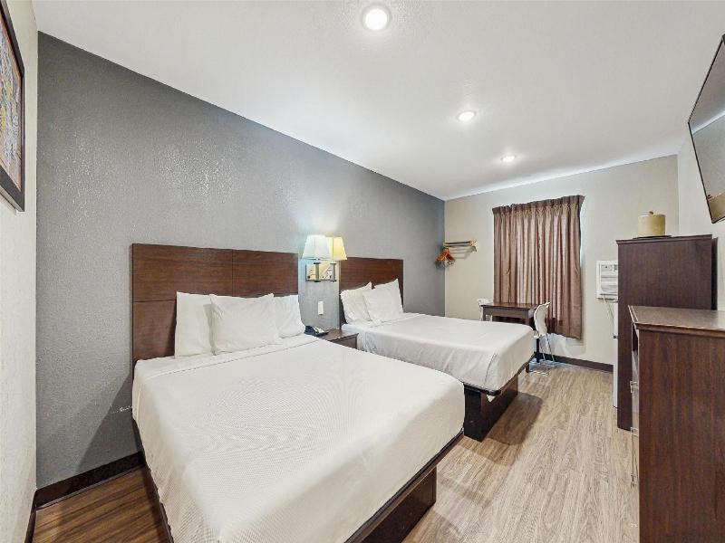 Red Lion Inn & Suites Olathe Kansas City image