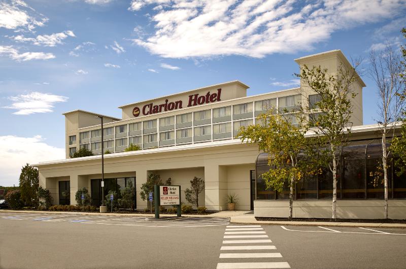 CLARION HOTEL AIRPORT
